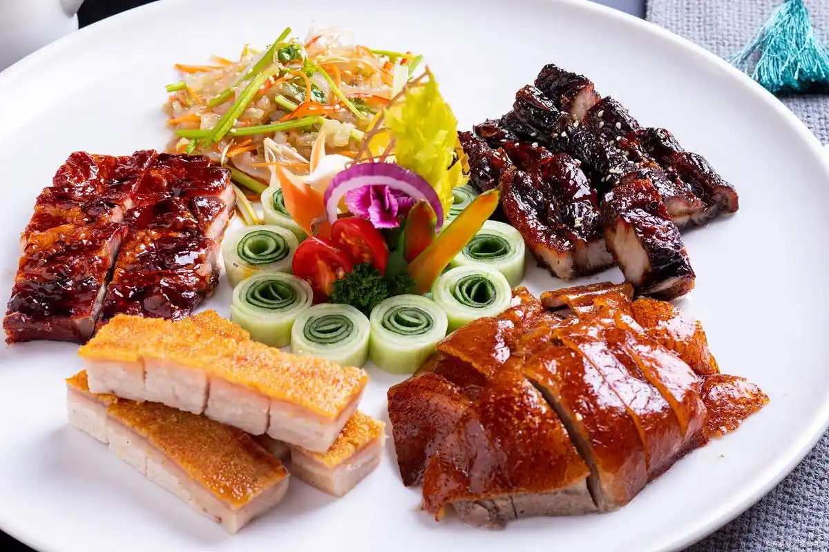 品尝香港特色美食——港式烧腊