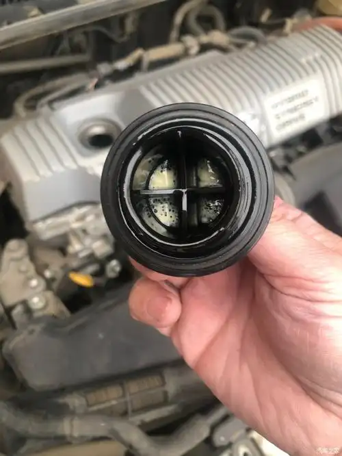 雷凌双擎机油乳化