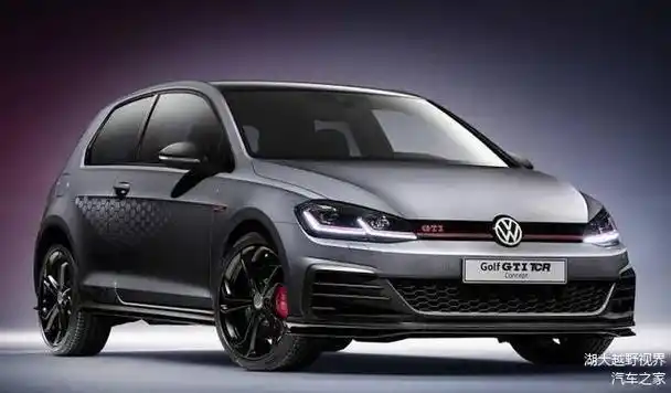 空间:作为大众车系中的一款高端车型,高尔夫gti的内饰设计相当亲民.