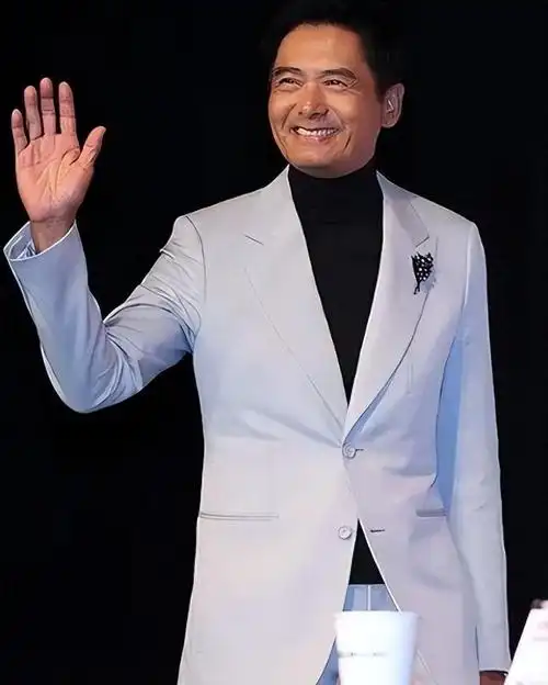 周润发,无疑是华语电影界的传奇人物.