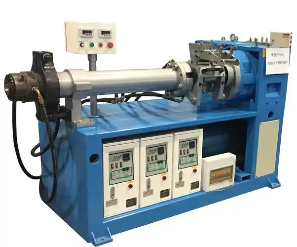 用于轮胎翻新机的冷送橡胶挤出机