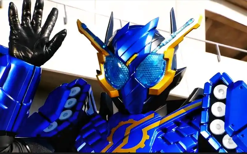 永不吃瘪!假面骑士创骑双坦首次形态变身