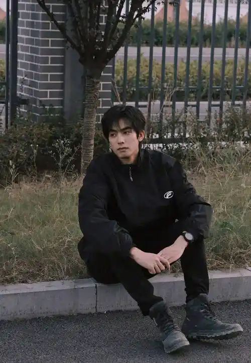 宋威龙苦尽甘来,成功解约,脱离于正?公司当头棒喝称还未解约!