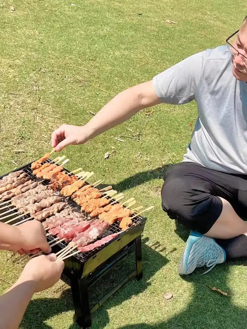 在魔都,发现一个免费烧烤扎帐篷露营7215的地方,可以过夜 - 抖音