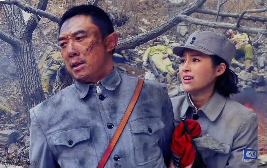 向着炮火前进剧照