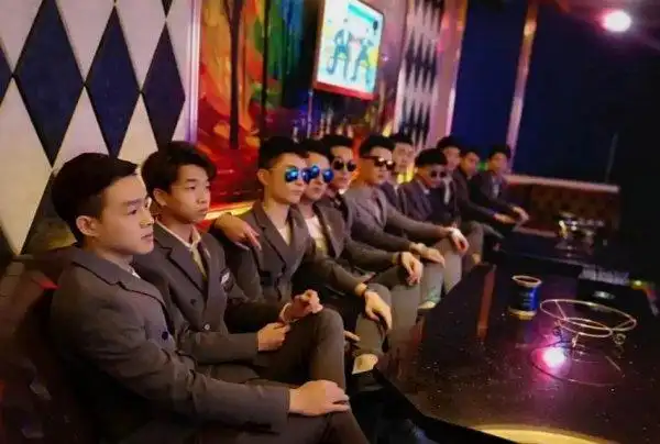 夜场男模是干什么的ktv的男模是干嘛的