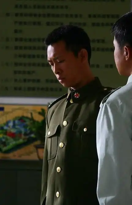 士兵突击:史今作为"钢七连"的模范班长,为何却退出现役?