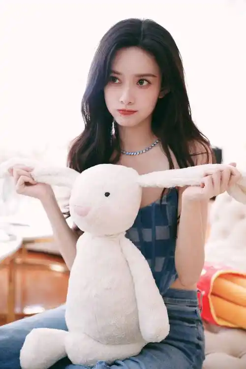 孟子义抹胸装甜美可爱写真_经典_网友