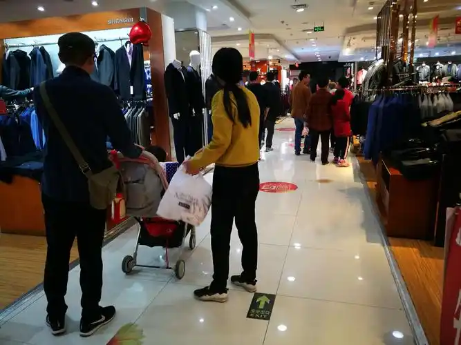 逛商场:几人欢乐几人愁