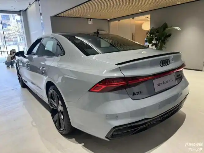 获"最佳操控车"大奖,探店新上汽奥迪a7l的魅力