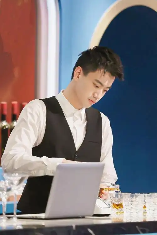 脱口秀大会庞博图片:这颜值,绝了