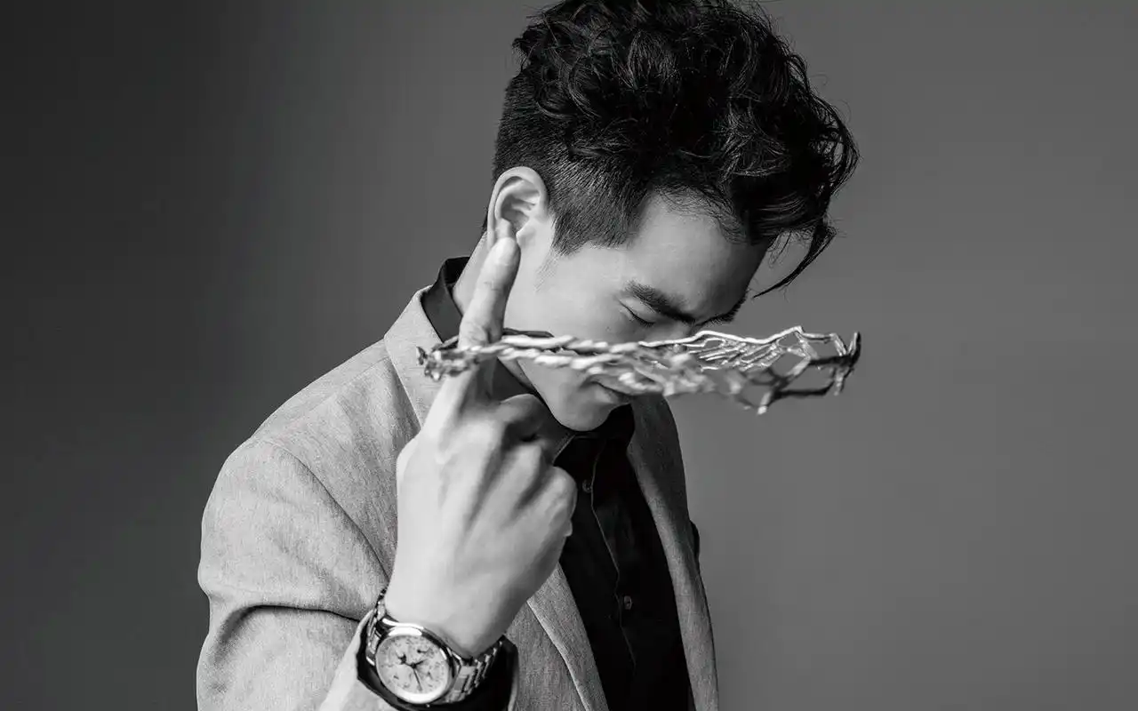 彭于晏高清帅气搞怪写真图片桌面壁纸