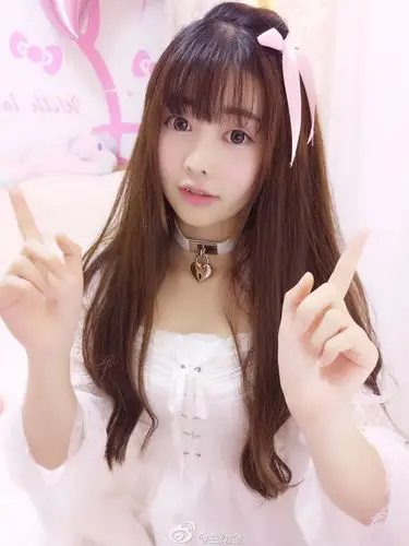 > 激萌showgirl晒写真 好想养一只这样的萌妹