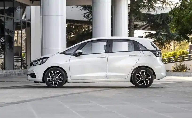 东风本田life一共只有4款配置,售价区间9.78-11.