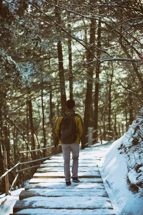 2016年3月徒步华山,上山累碎膝盖,下山小腿已废