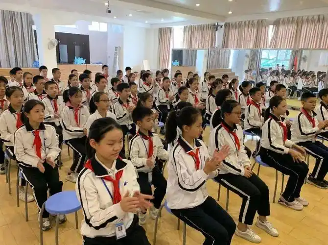 龙湖区丽日小学少先队第一次代表大会暨少工委成立大会