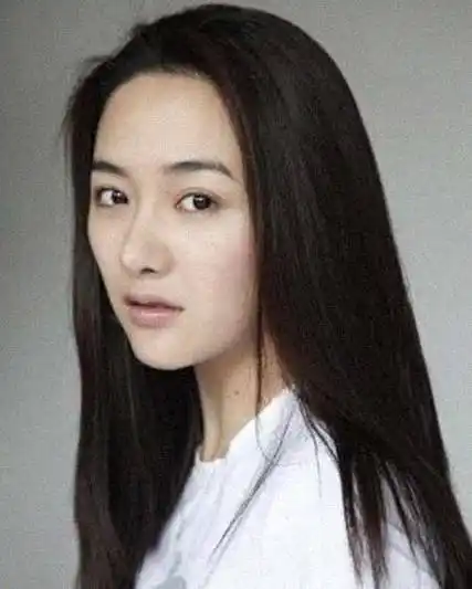 浙江桐庐分水镇性别:女姓名:舒砚(舒燕)人物信息大陆演员舒燕(舒砚)