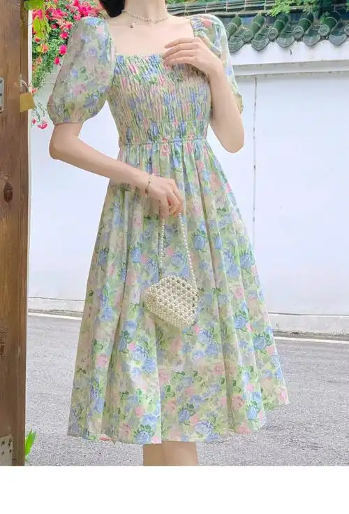 法式茶歇高级感气质碎花连衣裙夏季新款收腰遮肉显瘦过膝中长裙子