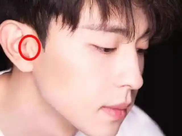 天生有缺陷的明星,邓伦耳朵,郭敬明身高,而她竟没子宫