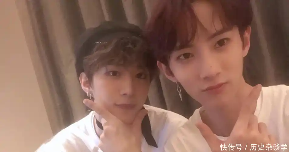 范冰冰比范丞丞大几岁_洪天明17岁和范丞丞17岁照片对比