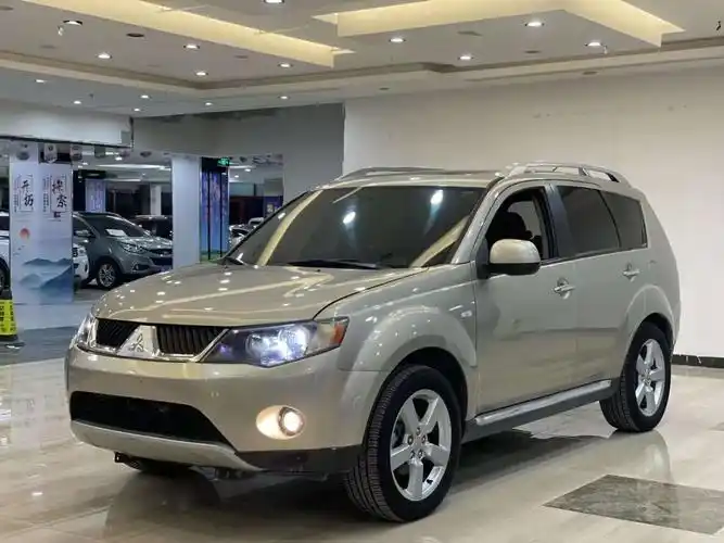 三菱 欧蓝德  2009款 2.4 舒适版图片