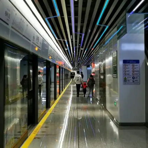 上海地铁15号线站台风光