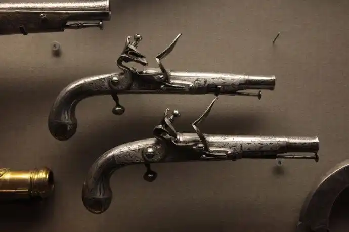 短火铳弩机马护具钢护具钢头盔武装到了牙齿