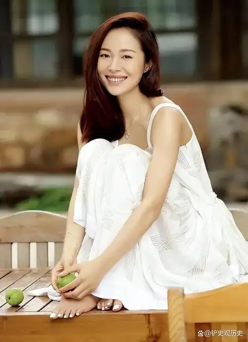 江一燕,一个拥有"文艺女青年"身份的人,竟然说出了这样一句话,你能