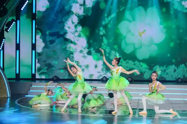 2020年江西少儿春晚舞蹈《茉莉花》 表演者:玛奇朵舞蹈学校樱花六班