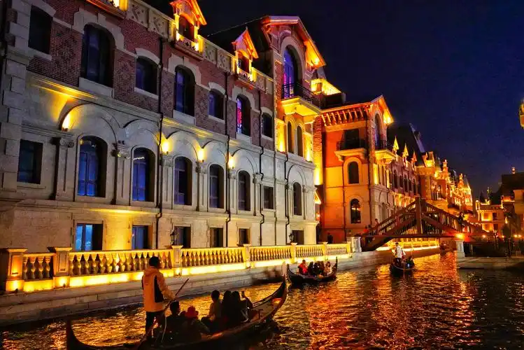 夜晚的水城格外的美丽大连东港威尼斯水城我第四次游览胜地2018年10月