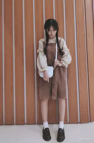 都矮了,努力让自己更好看更有内涵嘻嘻嘻(~~) 不要脸放张小矮人照片