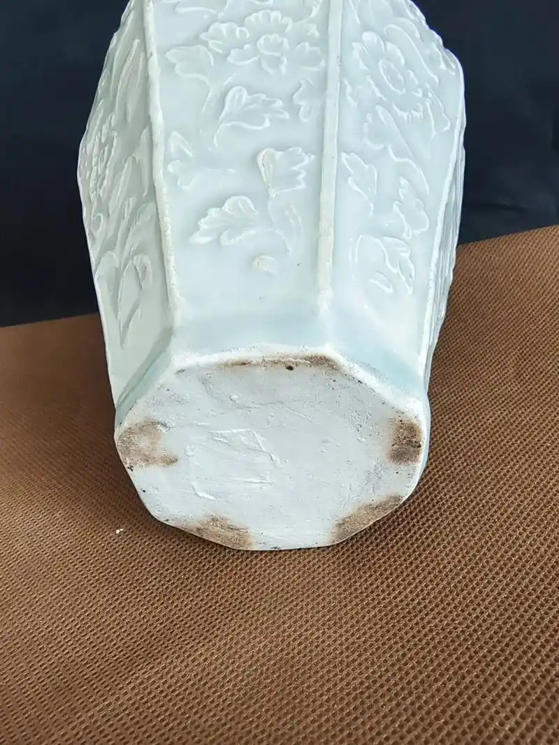 宋代影青瓷印花六边梅瓶!#上热门79 #收藏爱好者 #瓷器收藏 - 抖音