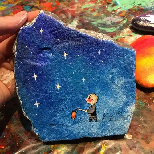 在石头上画画应该用什么画笔和颜料?