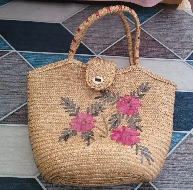 上世纪六十年代草编提兜!