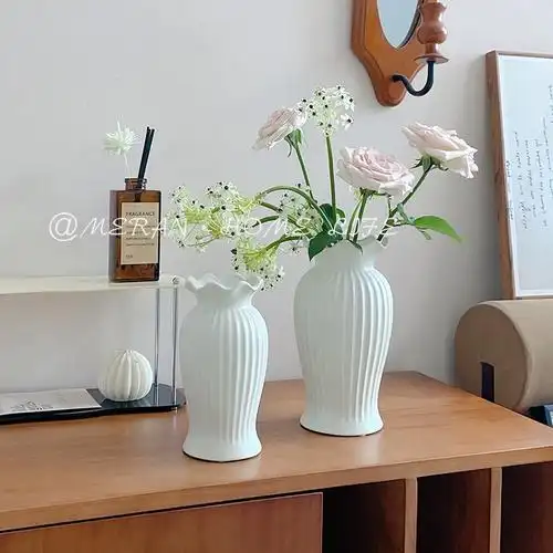 小众简约现代白色陶瓷花瓶水养鲜花居家装饰客厅餐桌玄关插花摆件