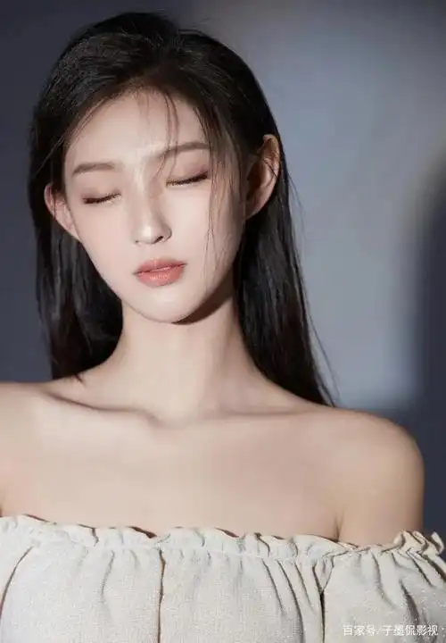 王思洁,"纯天然美女"北电20级女神级美女.纯天然脸型