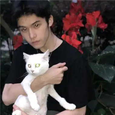 帅气男生头像超有氛围感 很帅的成熟男生头像