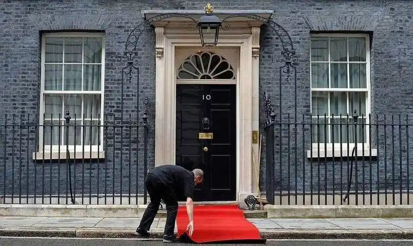 唐宁街10号是英国首相官邸其他几号是什么部门