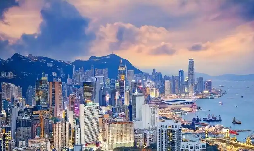 内地很多的省份,比如说上海,成都等地区也有他大量的资产,海港城这种