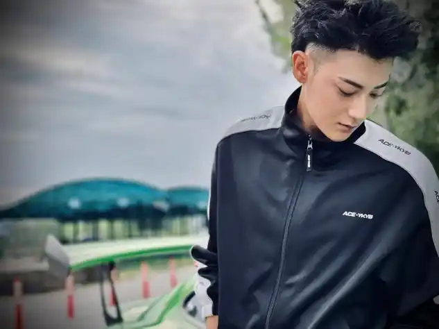 祝愿黄子韬可以带着他的新公司取得更好的成绩,也希望他未来可以在