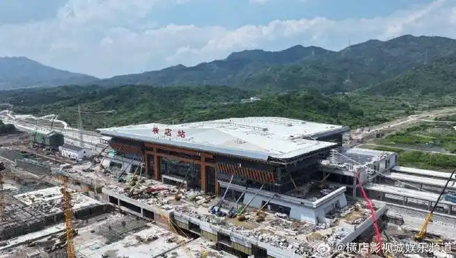 4月29日,杭温高铁横店站正式"挂牌".