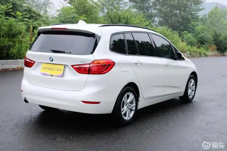 2018.4宝马218i 7座多功能旅行车领先型