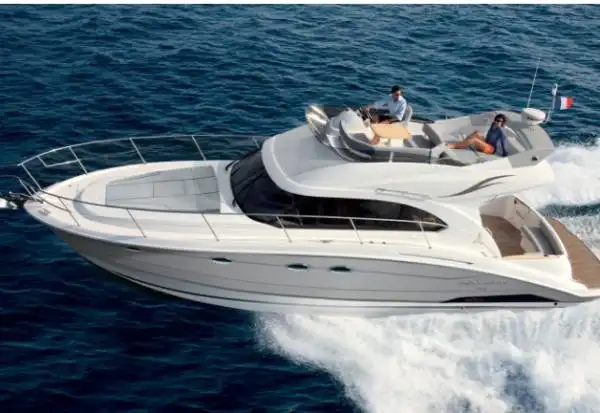 目前国产游艇价格按艇长大概分小,中,大三种类型,其中,小型,11米以下