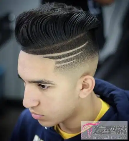男生三道杠刻痕发型个性酷炫回头率超高