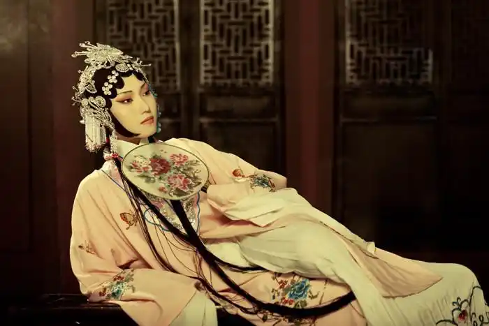 牡丹亭(节选)汤显祖_汤显祖的牡丹亭写的是谁的爱情故事 - 云林新闻励