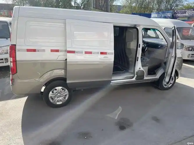 金杯海狮x30l 2021款 客车 1.5l 手动 财富中央空调版 5/6/7座 国vi