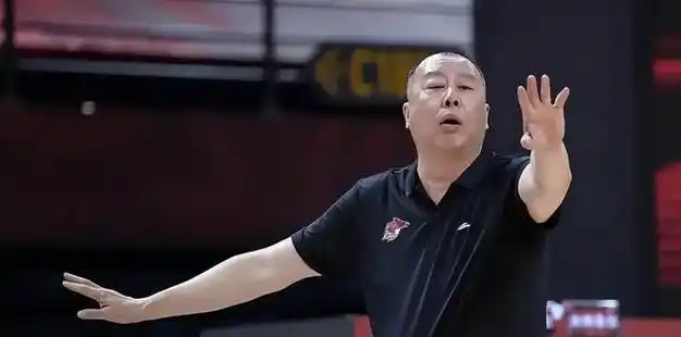 酒神吴庆龙中国男篮最灵活的胖子单节砍下21分逆转韩国