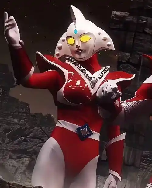 原创从光之国村姑进化成顶级美女超模聊聊成功翻身的贝斯奥特曼