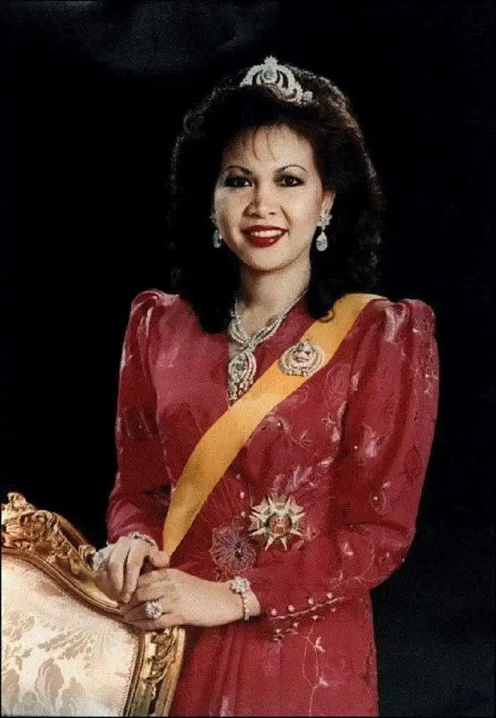 10天奢华婚礼黄金钻石看花眼文莱公主出嫁有多壕