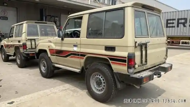 中东版丰田酷路泽lc71三门版最强越野性能复古造型港口提车